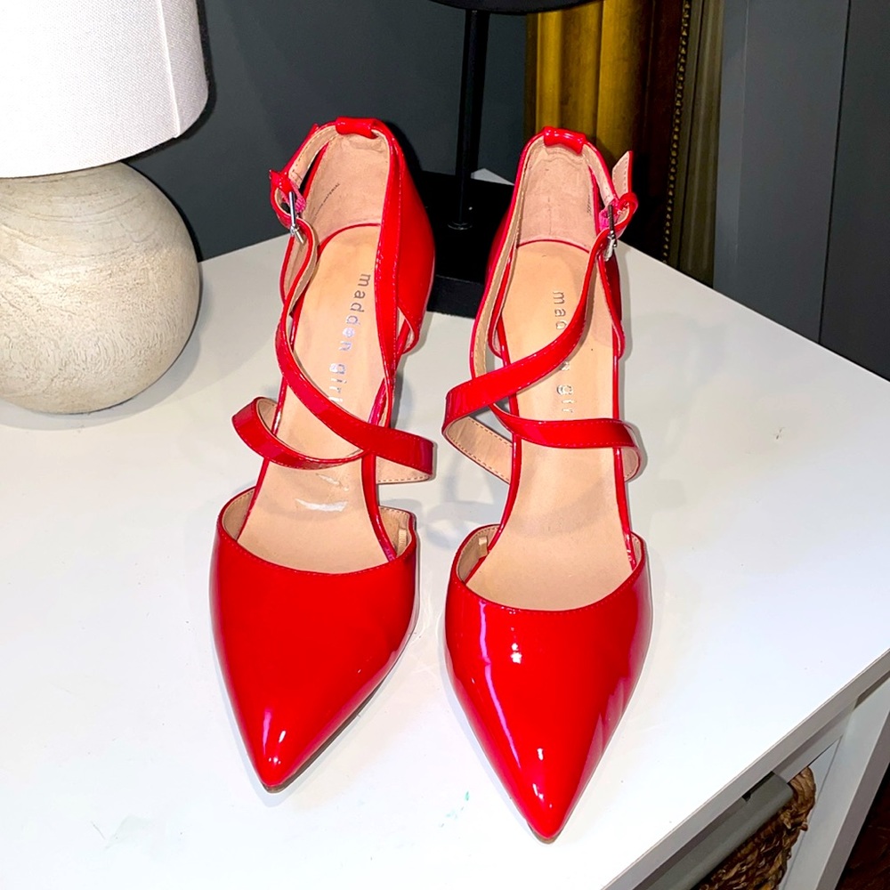 Madden Girl Red Patent Heels w/ Ankle Crossover Detail 8.5. Like New! - Picture 2 of 3